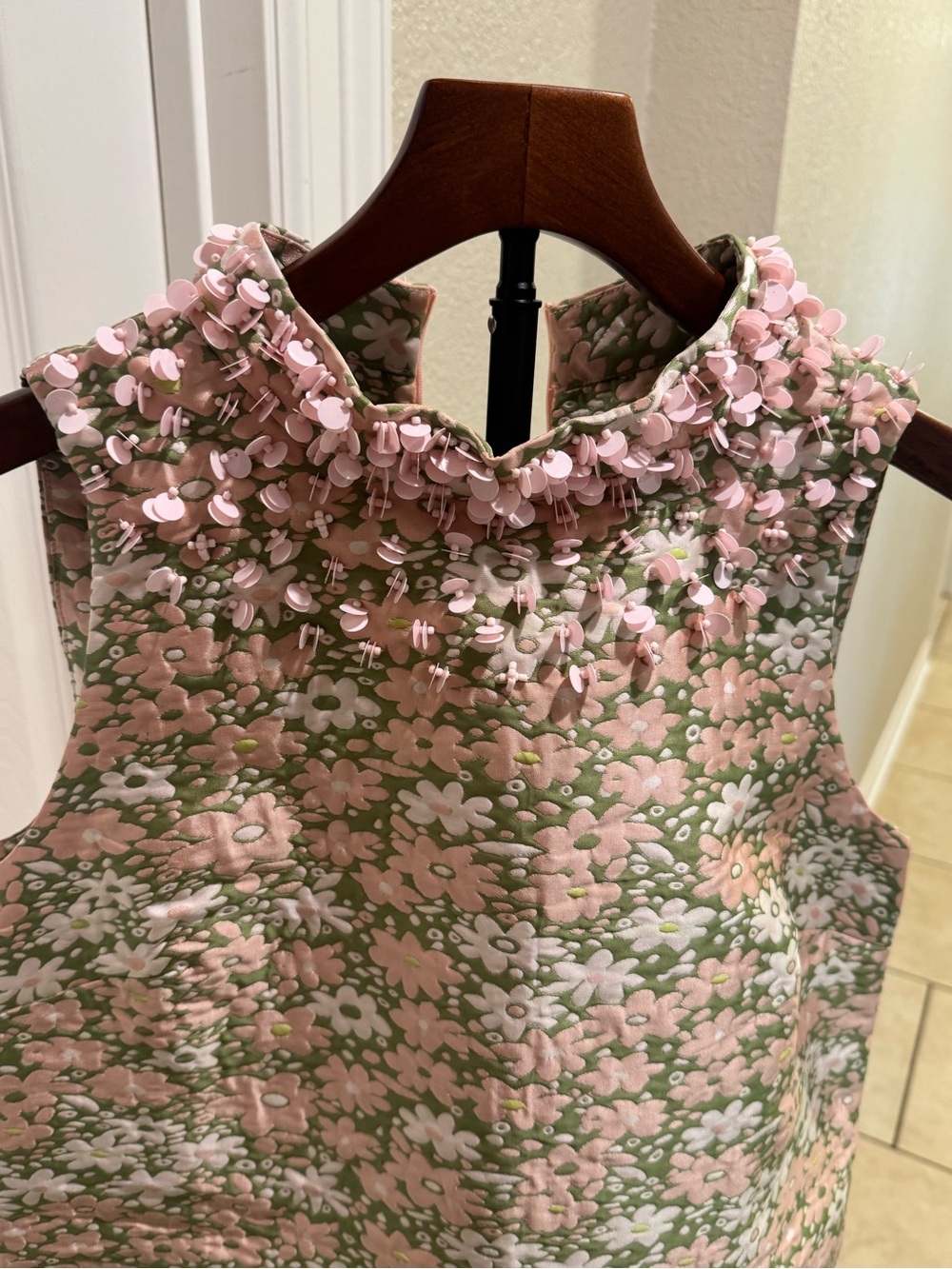 Tuckernuck Sequin Trim Maude Floral Dress Size Large - Picture 4 of 13